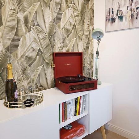 Ai Castelli Apartment - Locazione Turistica Cin It58060C2Fhnreg9A Colonna Extérieur photo