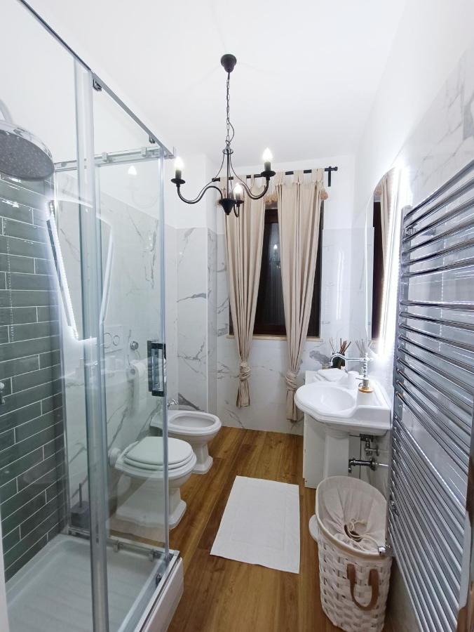Ai Castelli Apartment - Locazione Turistica Cin It58060C2Fhnreg9A Colonna Extérieur photo