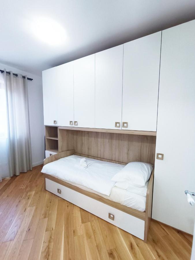 Ai Castelli Apartment - Locazione Turistica Cin It58060C2Fhnreg9A Colonna Extérieur photo